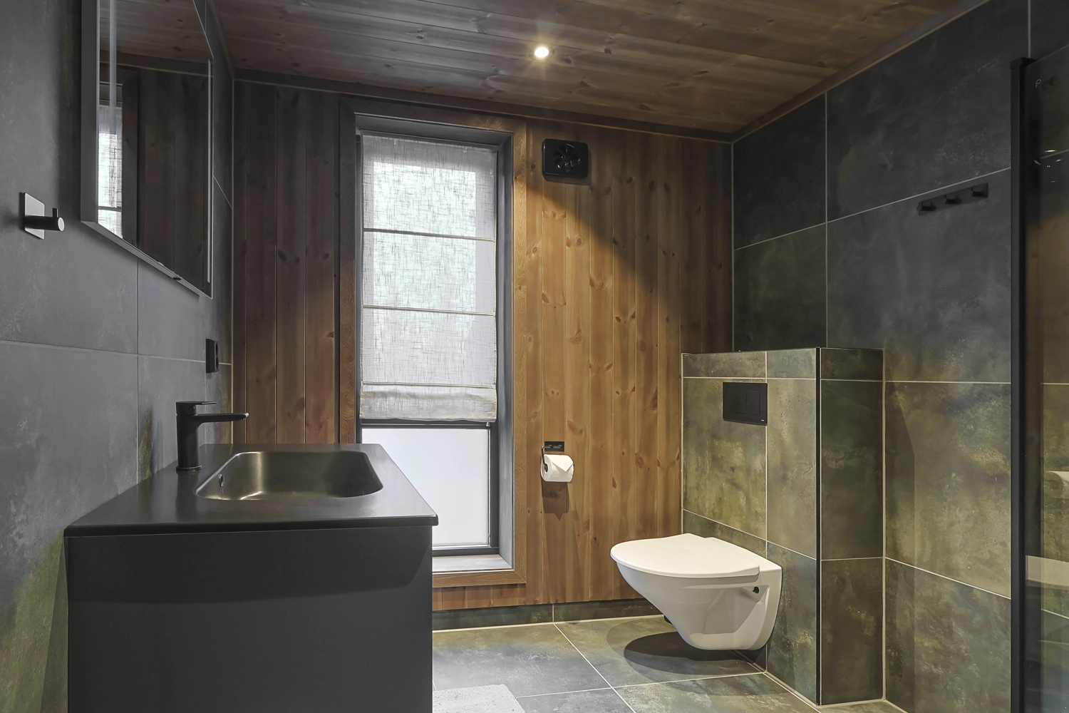 Main bathroom interior